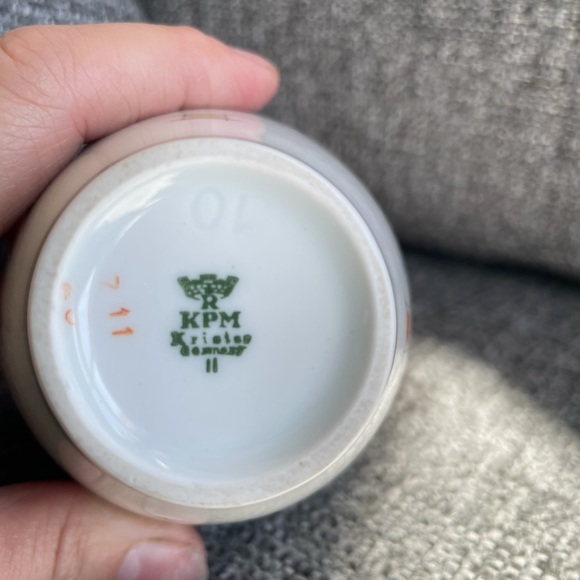 Vintage KPM Krister German Porcelain Gold trim Vase - Picture 4 of 4